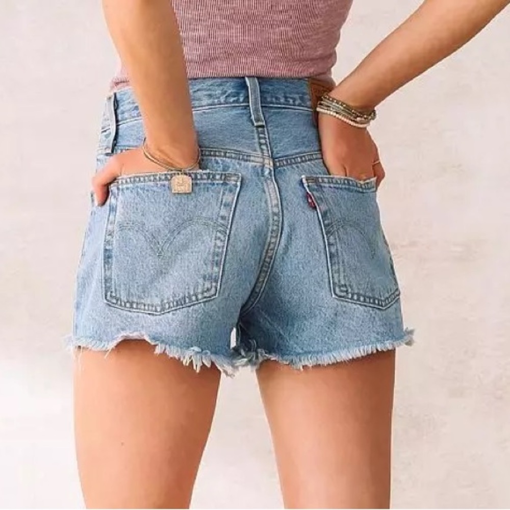 Levi’s Women's 501 Button Fly Cotton High-Rise Denim Shorts Luxor Baked Sz 30 - Picture 2 of 14